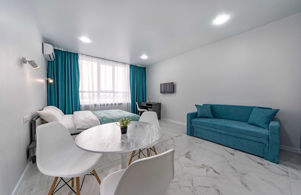 Стильна студія подобово, з Генератором, між двома станціями метро.