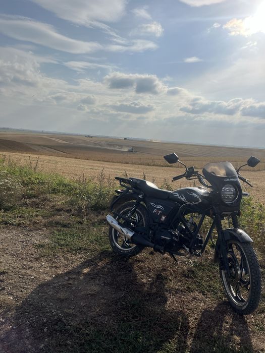 Продам або обміняю мустанг фіт 125 на ваз !