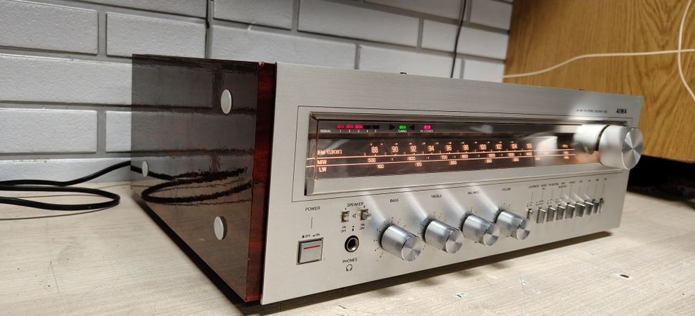 Amplituner AIWA AX-7300E. Vintage