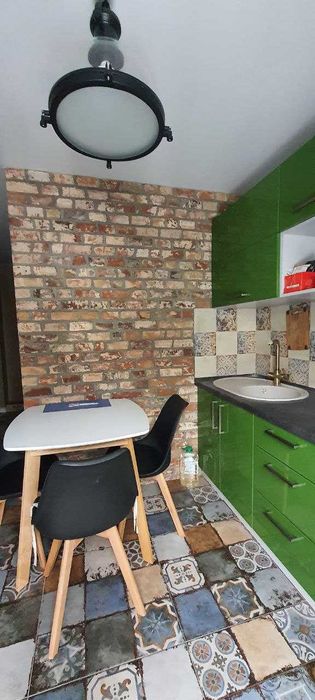 Продам 2 -х кімнатну квартиру м. Зміїв