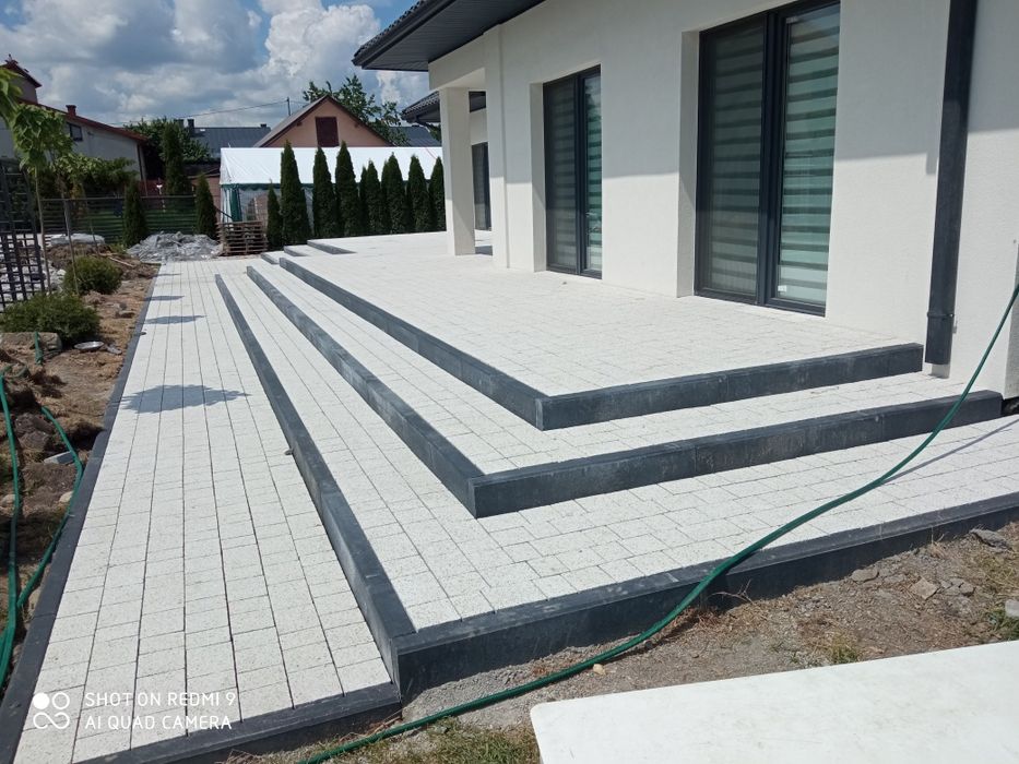 Układanie kostki brukowej , brukarstwo , minikoparka , prace ziemne