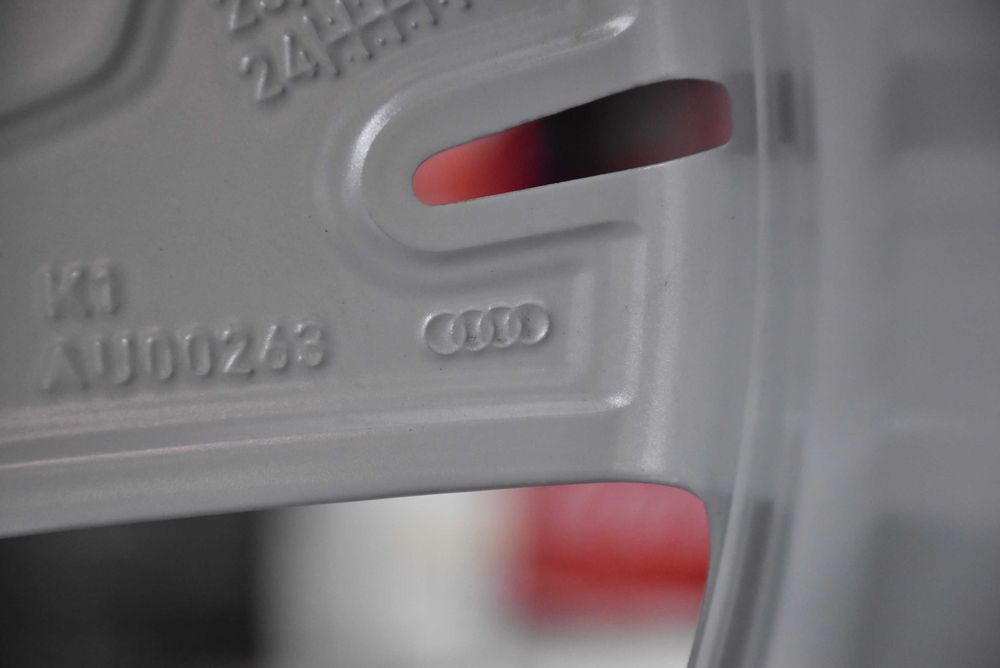 Nowe koła zimowe Audi A5 S5 B10 8B3 18" Nowy model Continental AO 2025