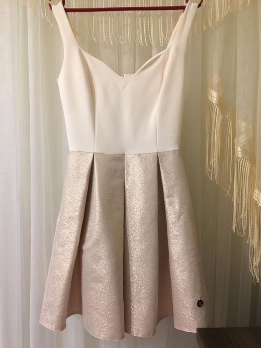 Sukienka wieczorowa r. 34