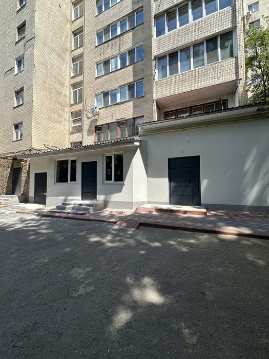 Довгострокова оренда комерційного приміщення на Янгеля