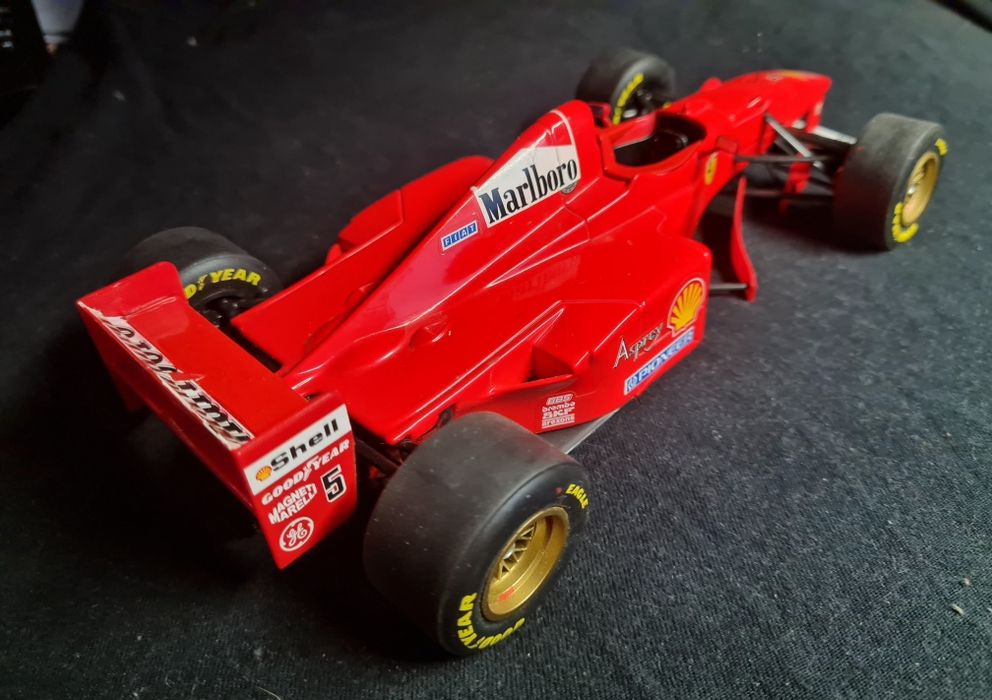 Pauls Model Art 1:18 Ferrari F 310/B 1997 Schumacher