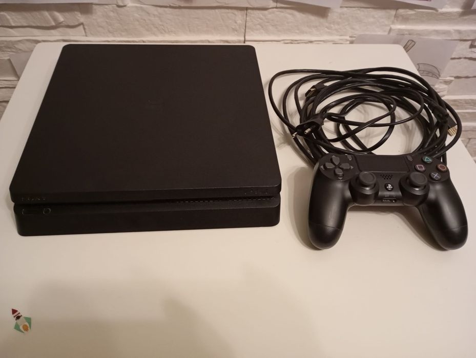 Konsola PS 4 Slim  CUH 2216A