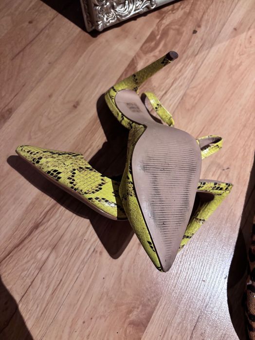 Buty KAZAR na szpilce