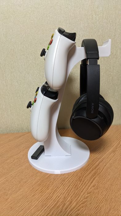 GameTower Duo – вертикальна підставка для двох контролерів і гарнітури