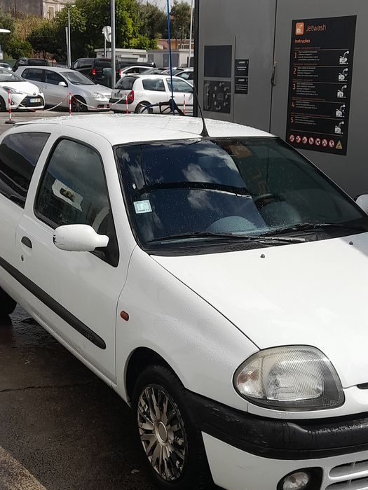 Calon Renault clio económico