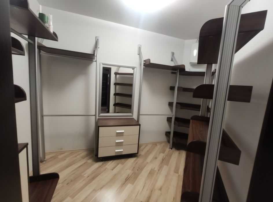 Вільна! Від власника! Продаж 4-к квартири вул. Раїси Окіпної 4. 5 пов.