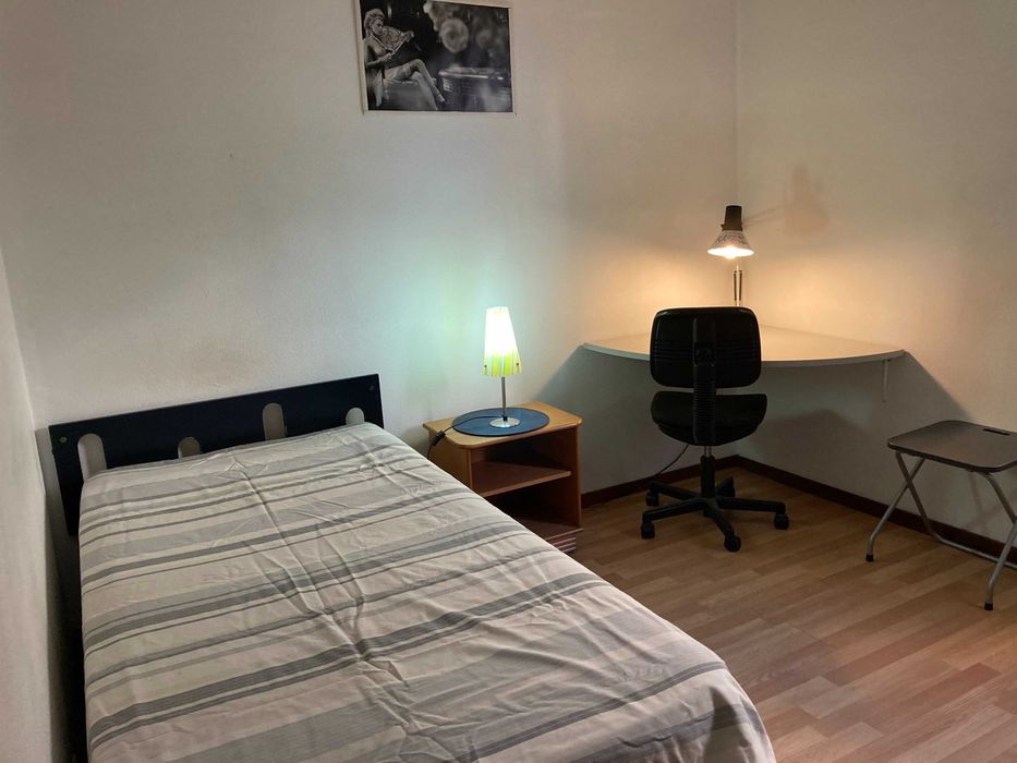 Excelente Quarto Para Estudante na Quinta do Lambert, Lisboa