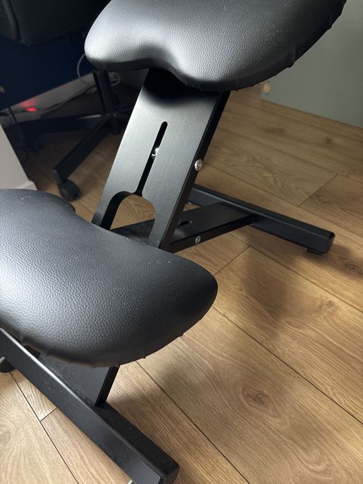 Klęcznik do pracy przy komputerze