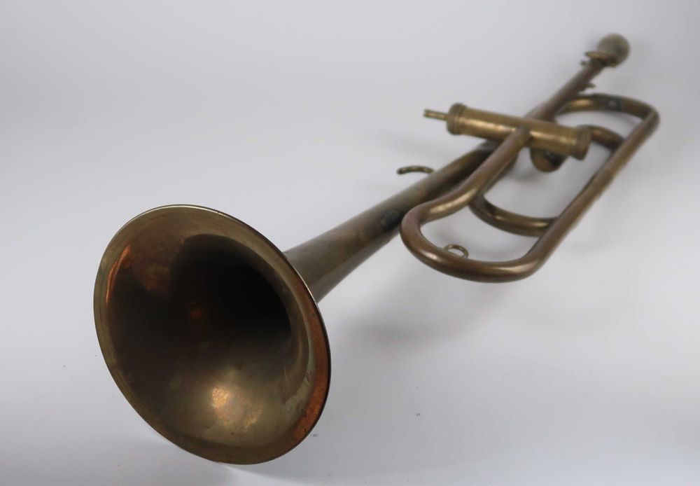 Trompete antigo em cobre