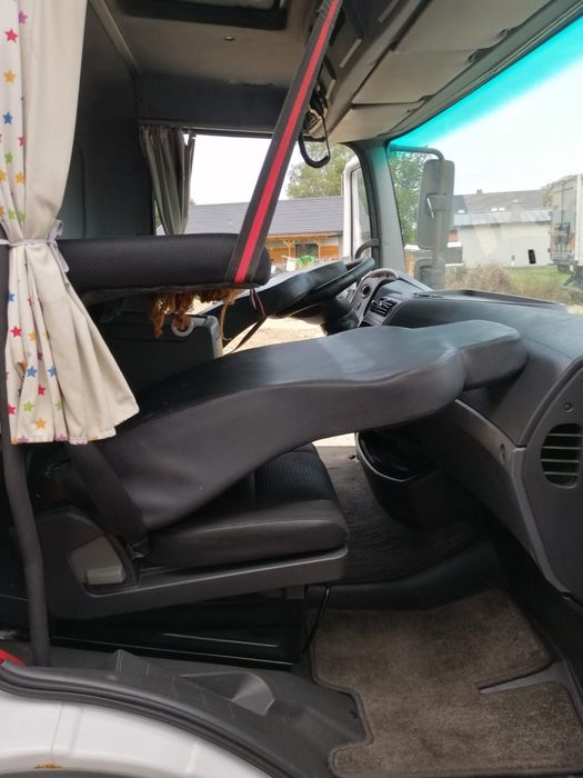 Mercedes Benc Atego 816 Euro 5 łózko ,winda ,webasto