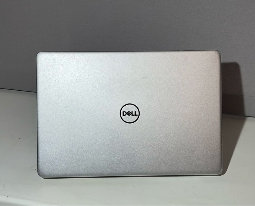 Dell Inspiron 5370 13.3” i5-8250u/8GB/240SSD/FHD IPS/НОВА БАТАРЕЯ