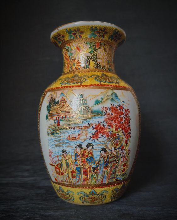 Ваза керамічна минулого століття