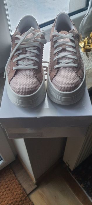 Sneakersy By o la la