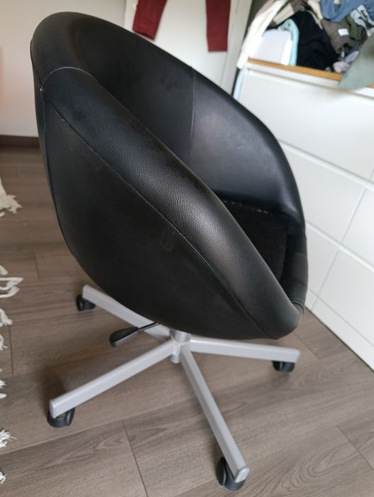 Cadeirão IKEA usado, preto
