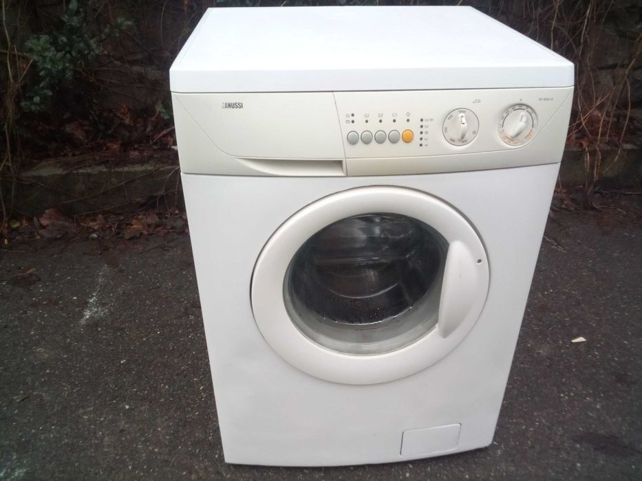 за 4500 стиральная  машинка wisl 105 indesit  доставка гарантия