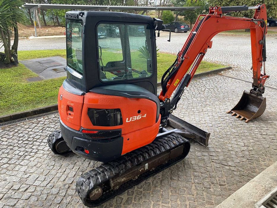 Miniescavadora Kubota U36-4