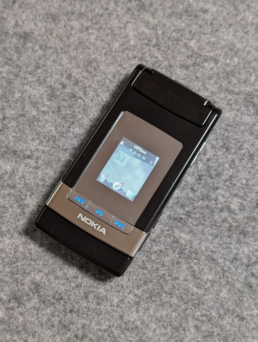 Telefon komórkowy Nokia N76