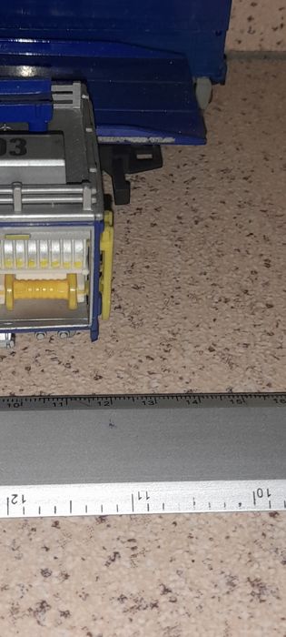 3 miniaturas camião(portes incluidos )