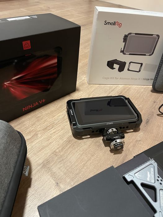 Ecra Atomos Ninja V Plus + Extras