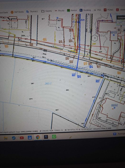 Działka 25 arów z WZ na 2 domy. Chmielnik 100 m od granicy Rzeszowa . Przy drodze asfaltowej. Widokowa na wzniesieniu.