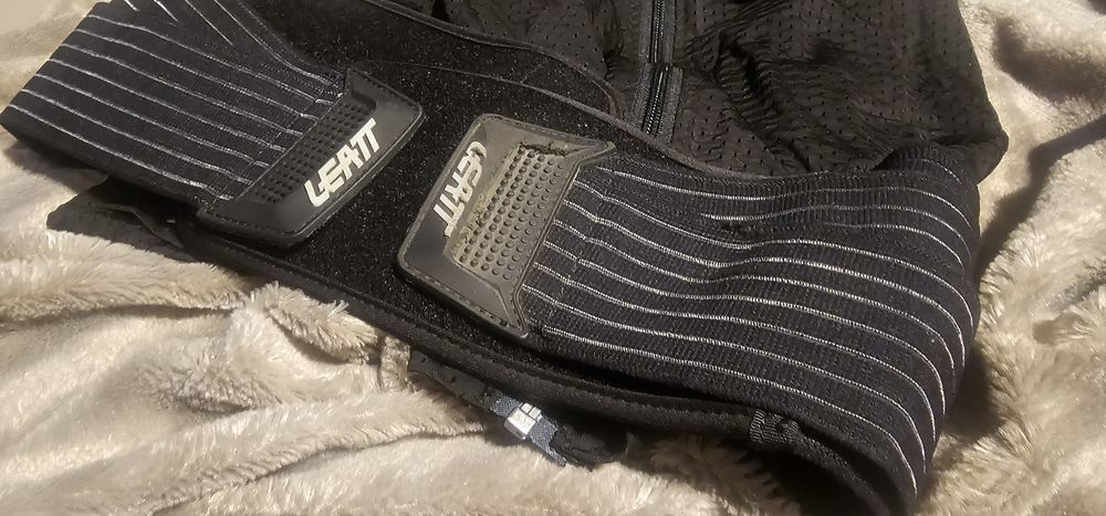 Zbroja LEATT Body Protector 6.5 roz. M /L