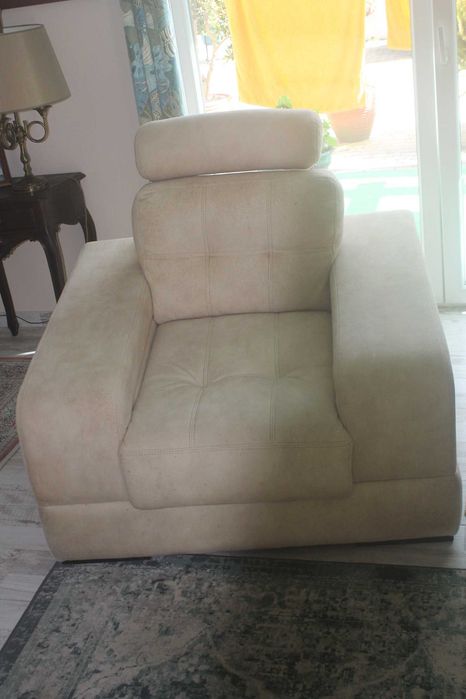 Belo Conjunto de sofás- 1 de 3 lugares e dois de 1 lugar