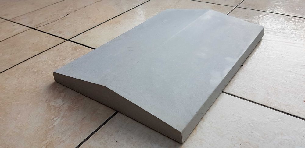 Daszki betonowe dwuspadowe 36x50 na murki słupki ogrodzeniowe