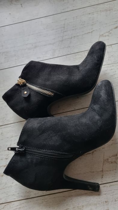 Buty, botki czarne, zamszowe, kozaczki szpilki rozmiar 35