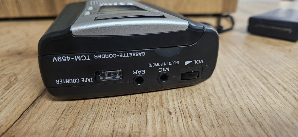 Walkman / Dyktafon Sony TCM -459V bardzo ładny
