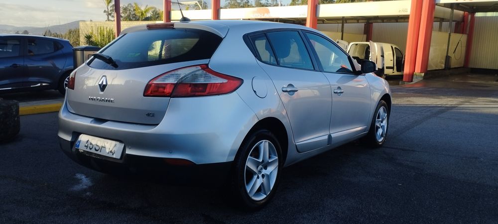 Renault Mégane 1.5 dCi 95cv | 2014 | 267.000 km foto 4