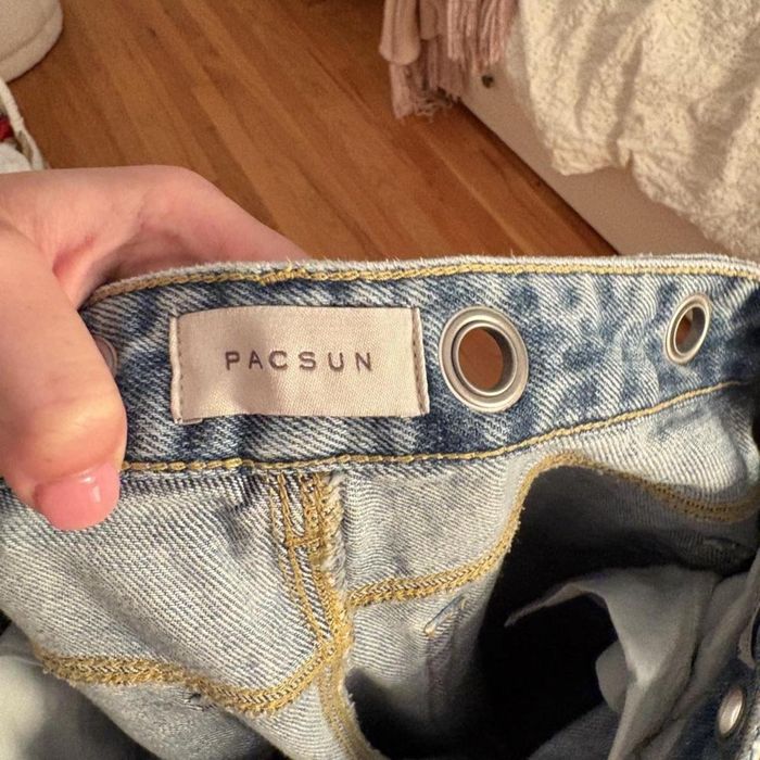 Niebieskie jeansy R24