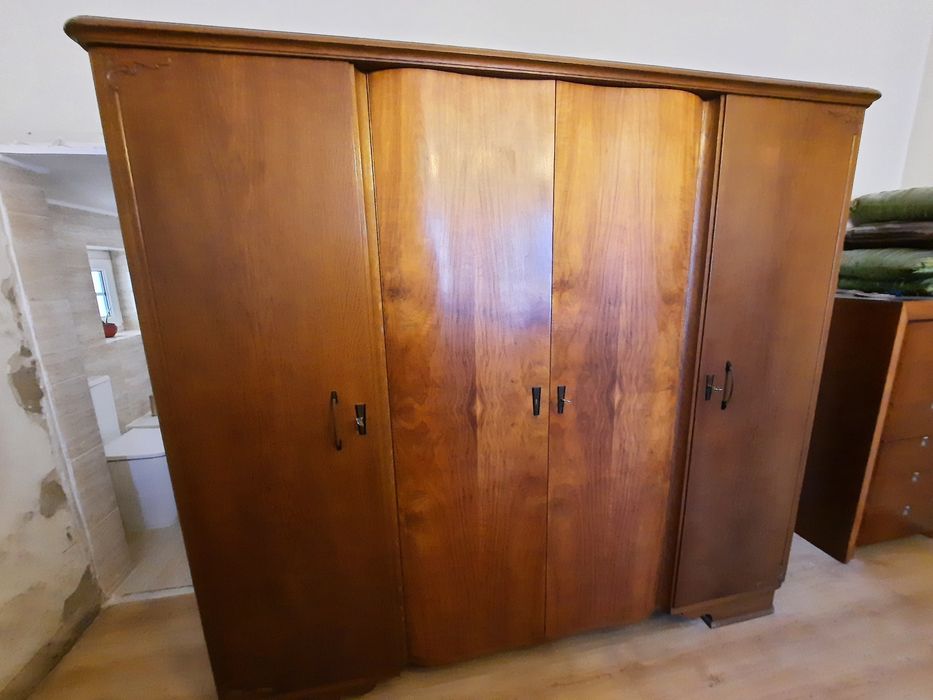 Roupeiro madeira maciça 60x2mx1,85 alt