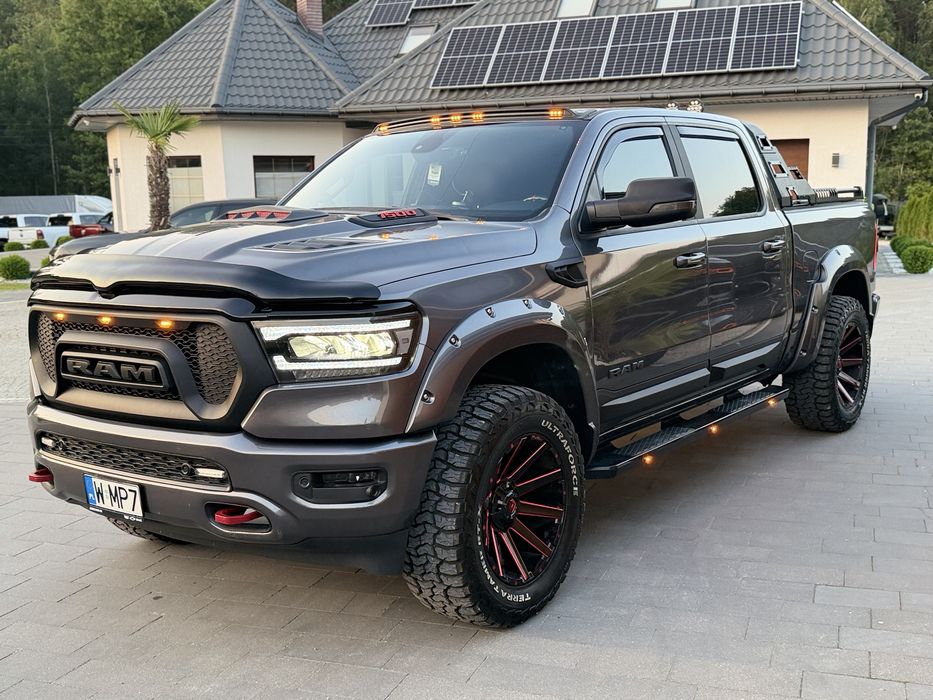 Ram  1500 5.7LPG 401km mocno doinwesrowany lift 2” kola 35” program el roleta otwerana ze smarfoma