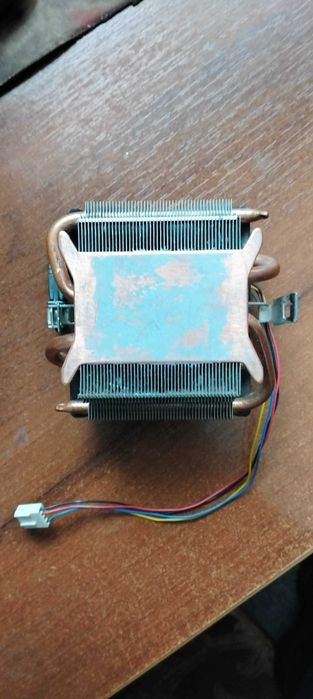 Материнська плата ASUS M4A77T