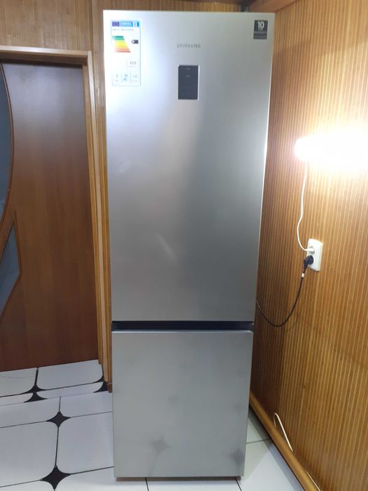 Большой холодильник SAMSUNG No Frost . (Доставка)