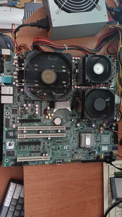 Intel Server Board + 2xXeon E5335 (4x2Ghz) + 4x2=8gb FB-DIMM DDR2 667