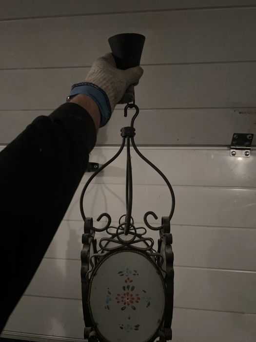 Антикварная кованная подвесная лампа фонарь