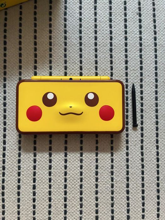Nintendo 2DS XL Pikachu Edition