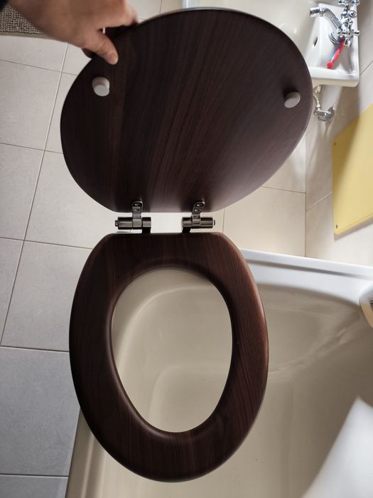 Tampa de sanita Sensea cor nogueira NOVA