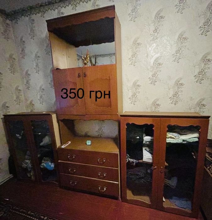 Продам старі дивани та мебельну стінку