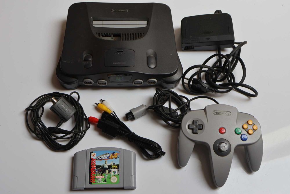 Konsola Nintendo 64 model NUS-001(EUR) PAL, Zestaw: Kontroler, Kable AV RF, Zasilacz+Gra