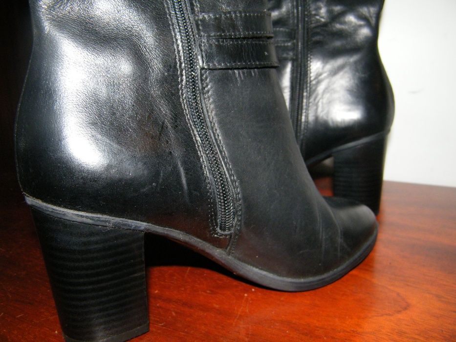Botas pretas altas/até ao joelho, muito pouco uso (Senhora, nº36)