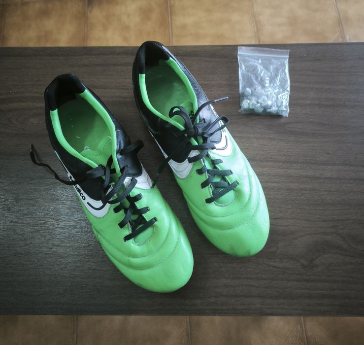 Chuteiras Sondico Verdes e Brancas - 44.5