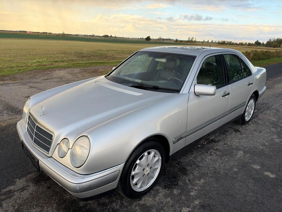 Mercedes-Benz Klasa E 63000km Jeden Właściciel Bez Rdzy Stan Idealny Unikat