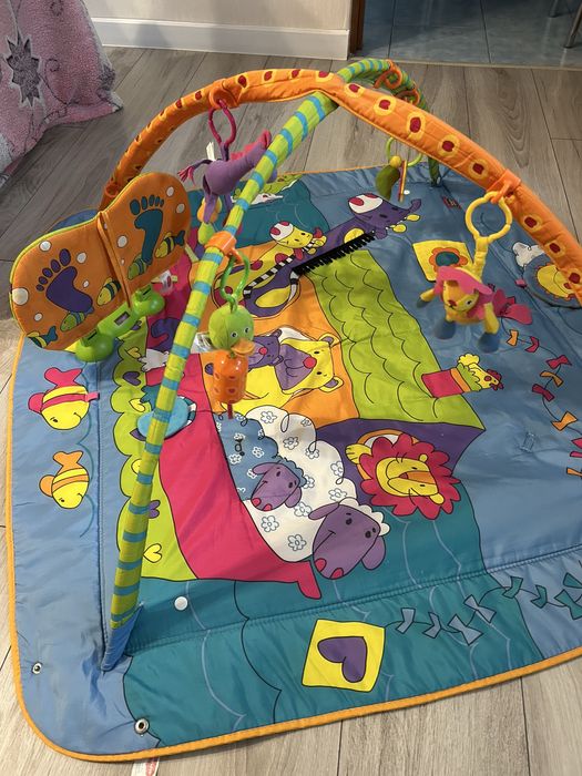 Інтерактивний килимок для малюка