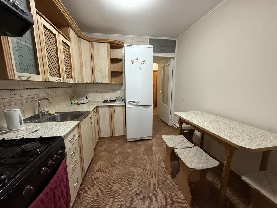 Здається двокімнатна квартира в ДОСах.